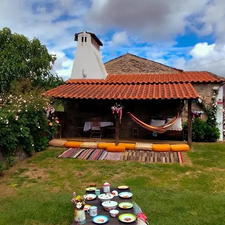 Casa Do Trapo بيت ضيافة *